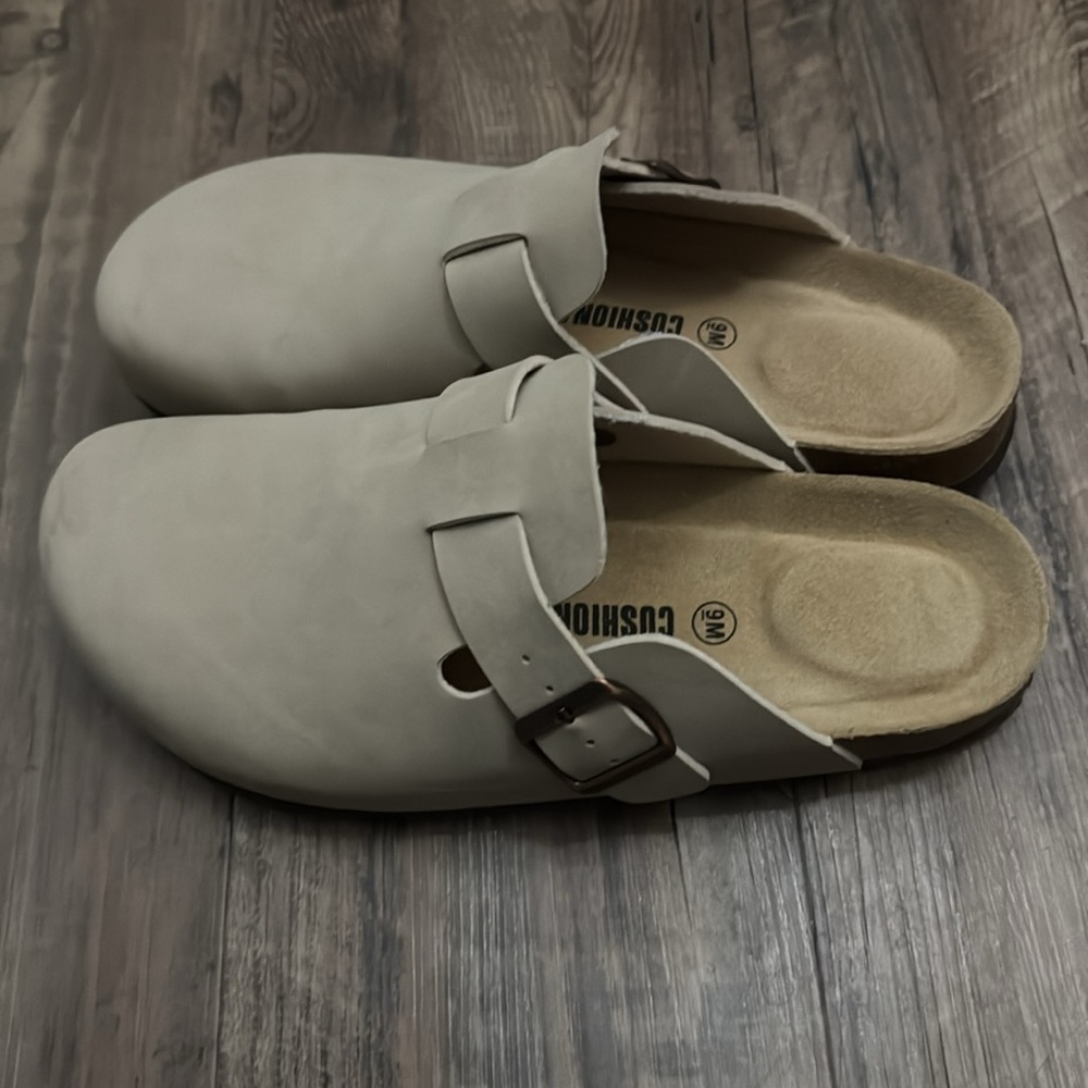 Clogs - Picture 2 of 5